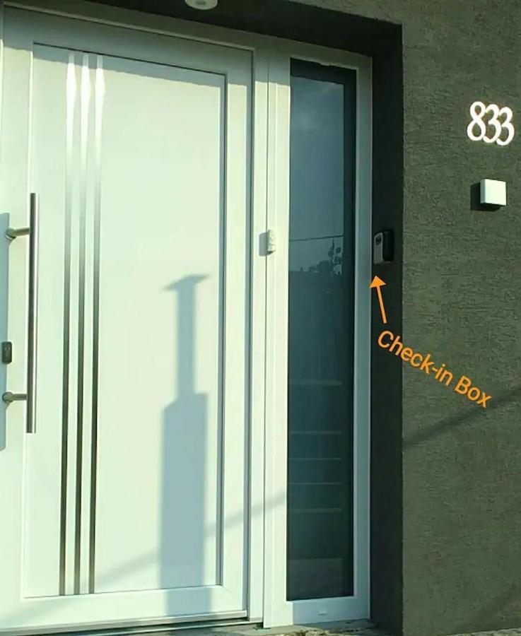 Slnecny Apartmanovy Dom Oslany ภายนอก รูปภาพ